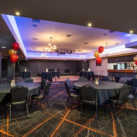 Nightcap At Coolaroo Hotel Exterior foto