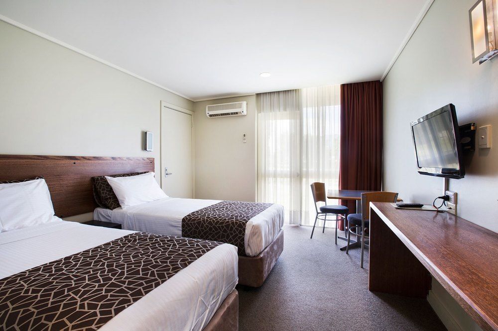 Nightcap At Coolaroo Hotel Exterior foto